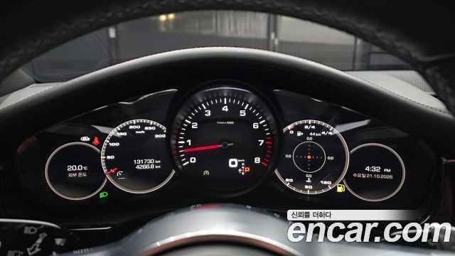 Porsche Panamera 2018 — photo 11