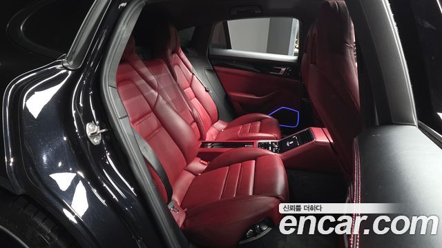 Porsche Panamera 2018 — photo 18