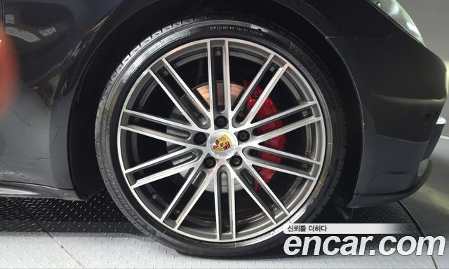 Porsche Panamera 2018 — photo 7