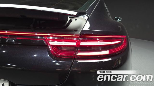 Porsche Panamera 2018 — photo 9