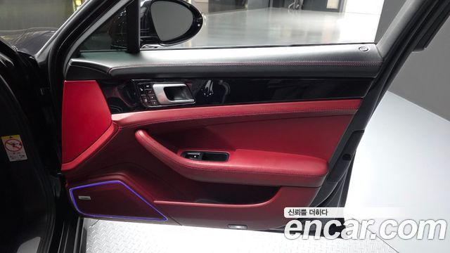 Porsche Panamera 2018 — photo 14