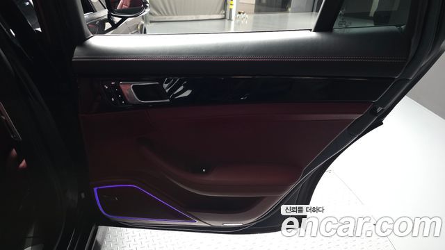 Porsche Panamera 2018 — photo 15