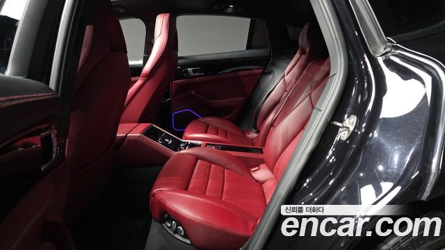 Porsche Panamera 2018 — photo 16