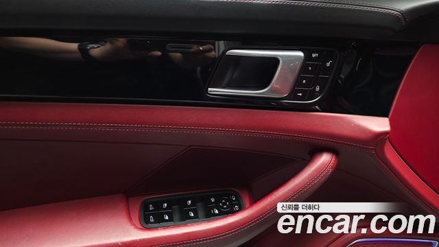 Porsche Panamera 2018 — photo 29