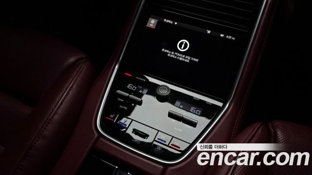 Porsche Panamera 2018 — photo 31