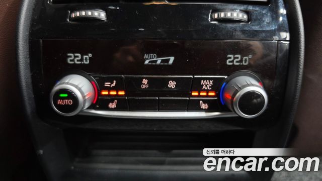 BMW 5-Series 2018 — photo 25