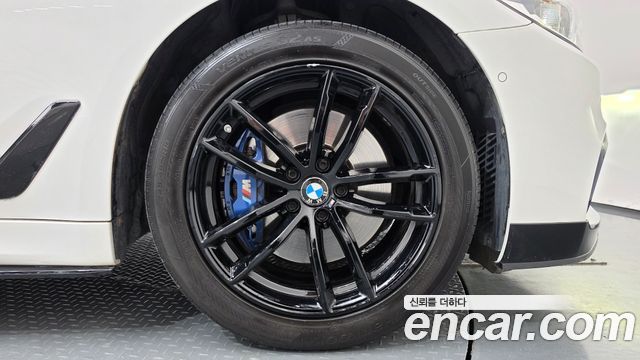 BMW 5-Series 2018 — photo 7