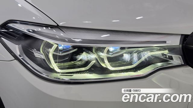BMW 5-Series 2018 — photo 8