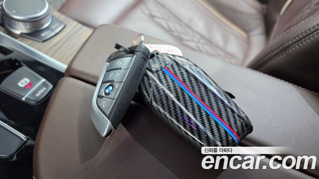 BMW 5-Series 2018 — photo 34