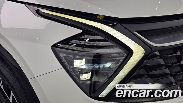 Kia Sportage 2023 — photo 8