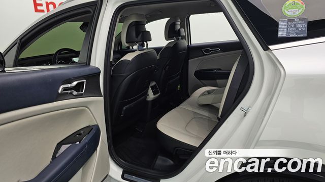 Kia Sportage 2023 — photo 16