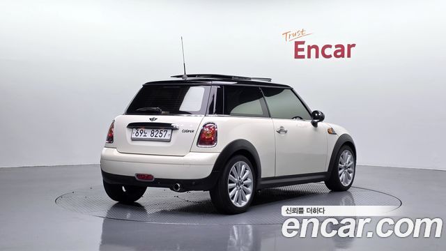 Mini Cooper 2010 — photo 2