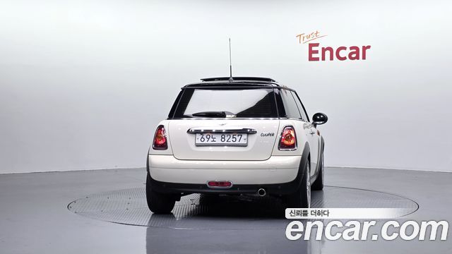Mini Cooper 2010 — photo 4