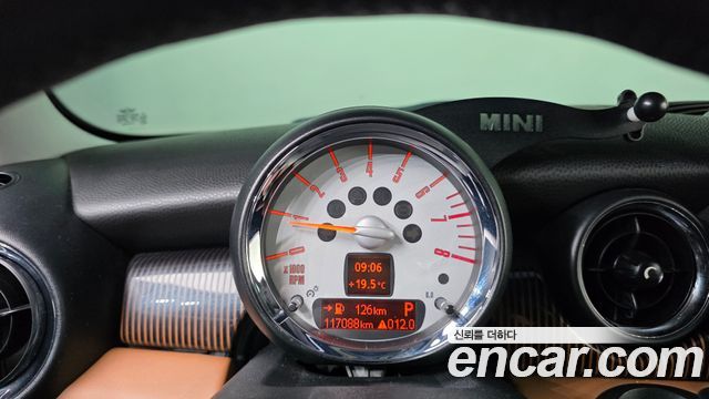 Mini Cooper 2010 — photo 8