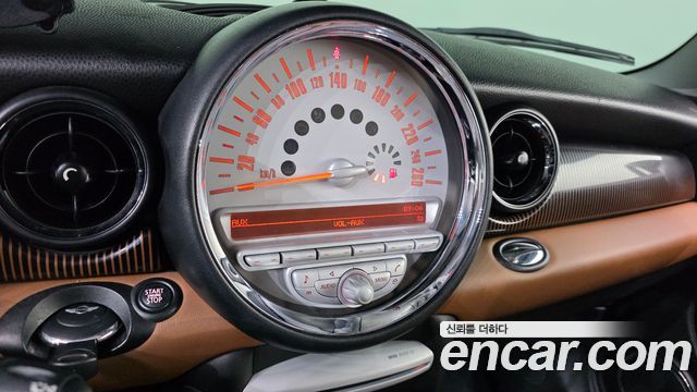Mini Cooper 2010 — photo 14