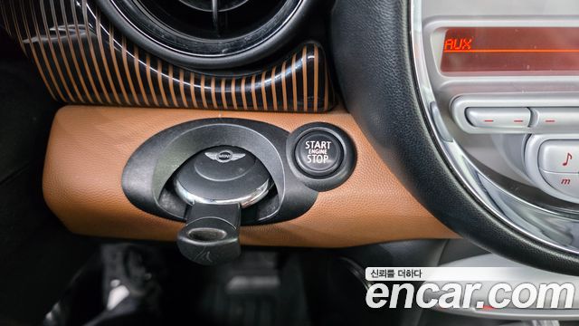Mini Cooper 2010 — photo 17