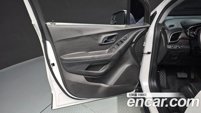 Chevrolet Korea Trax 2018 — photo 14