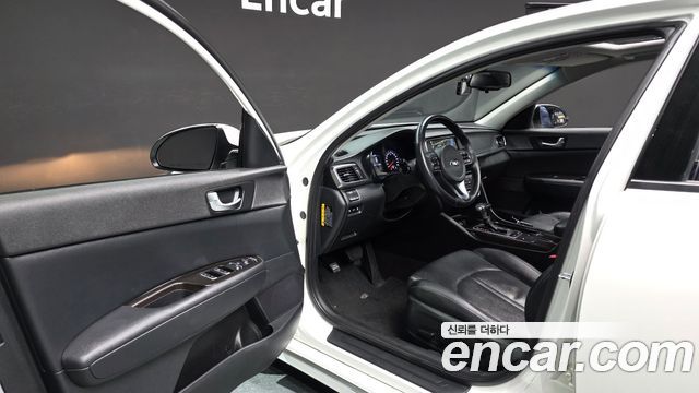 Kia K5 2016 — photo 10