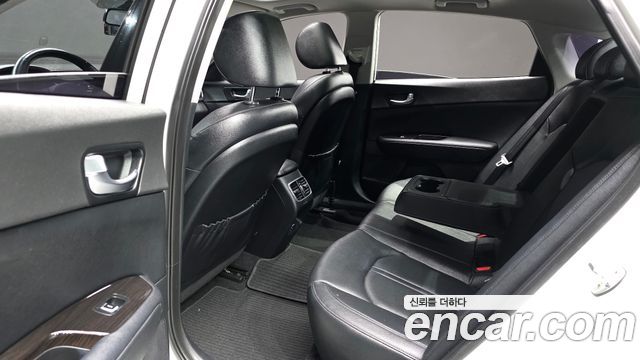 Kia K5 2016 — photo 11