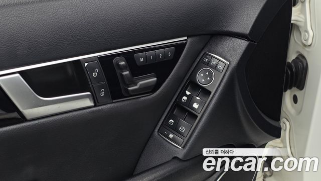 Mercedes-Benz C-Class 2014 — photo 17