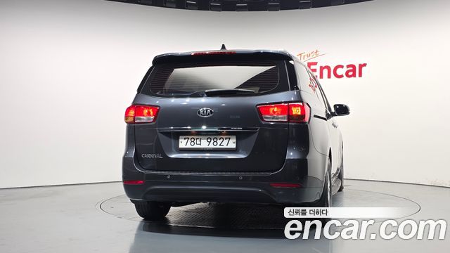 Kia Canival 2016 — photo 4