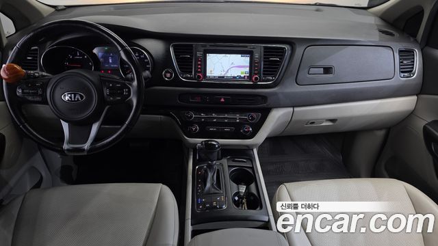 Kia Canival 2016 — photo 10