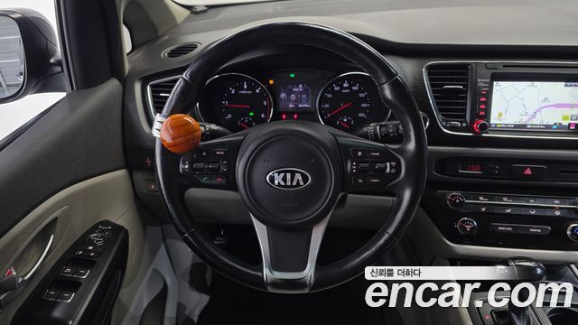 Kia Canival 2016 — photo 19