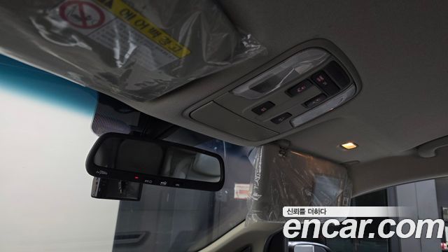 Kia Canival 2016 — photo 23