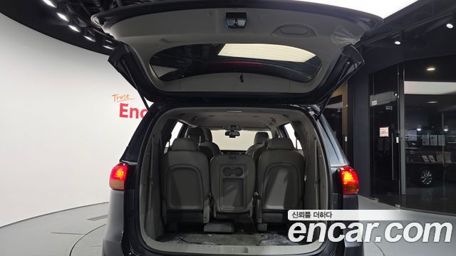 Kia Canival 2016 — photo 26