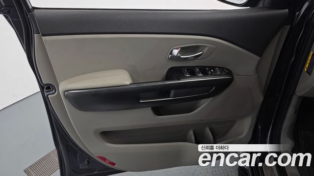 Kia Canival 2016 — photo 15