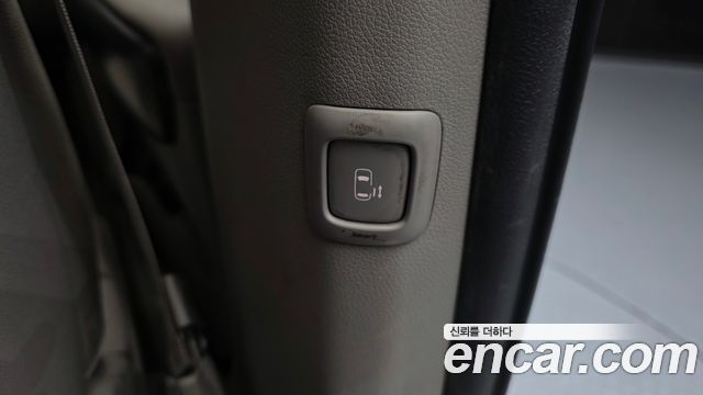 Kia Canival 2016 — photo 31
