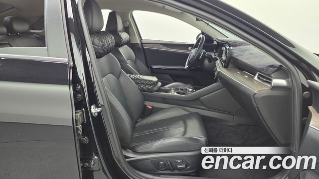 Kia K5 2022 — photo 16