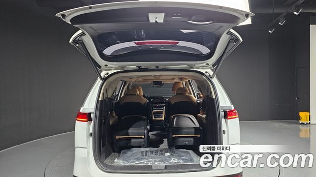 Kia Canival 2023 — photo 26