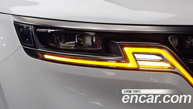 Kia Canival 2023 — photo 8