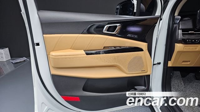 Kia Canival 2023 — photo 14