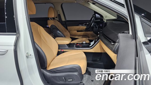 Kia Canival 2023 — photo 16
