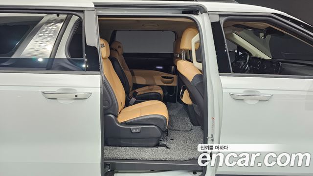 Kia Canival 2023 — photo 34