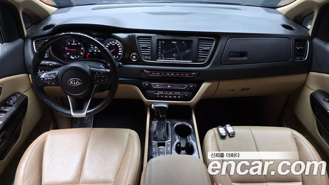 Kia Canival 2019 — photo 10
