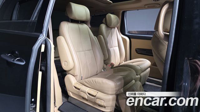 Kia Canival 2019 — photo 17