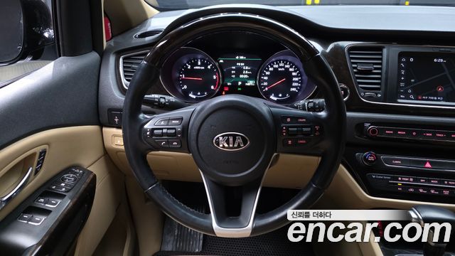 Kia Canival 2019 — photo 19