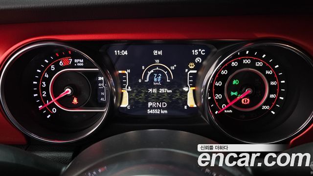 Jeep Wrangler 2021 — photo 11