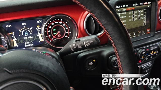 Jeep Wrangler 2021 — photo 26