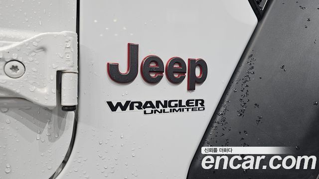 Jeep Wrangler 2021 — photo 35