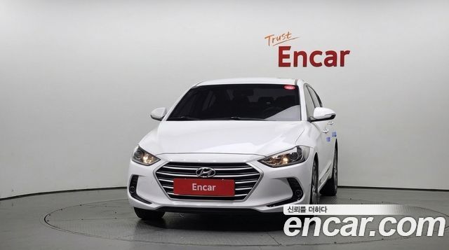Hyundai AVANTE 2018 — photo 3