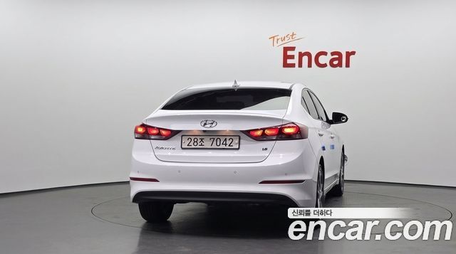 Hyundai AVANTE 2018 — photo 4