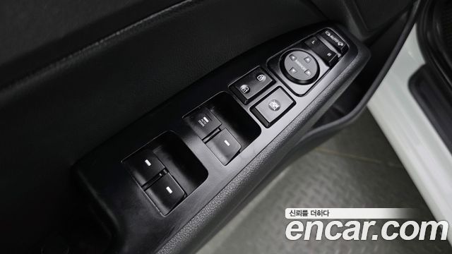Hyundai AVANTE 2018 — photo 19