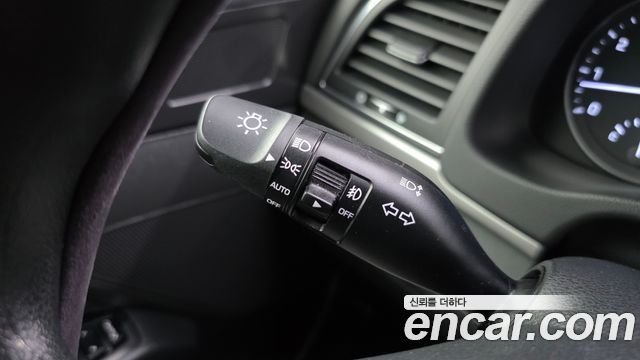 Hyundai AVANTE 2018 — photo 21