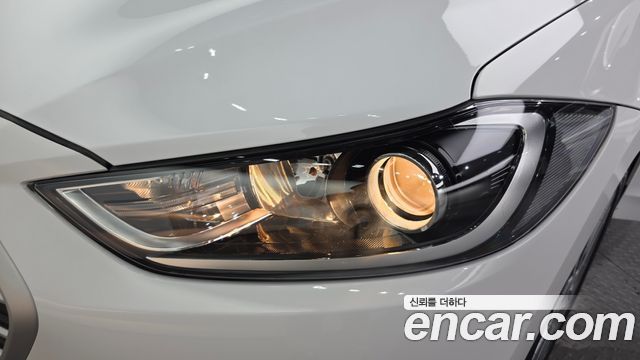 Hyundai AVANTE 2018 — photo 8