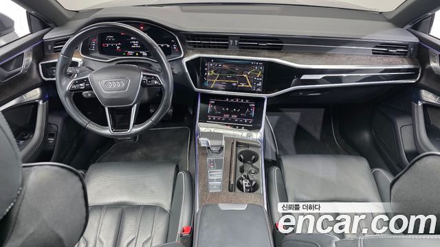 Audi A7 2020 — photo 10
