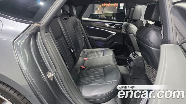 Audi A7 2020 — photo 18